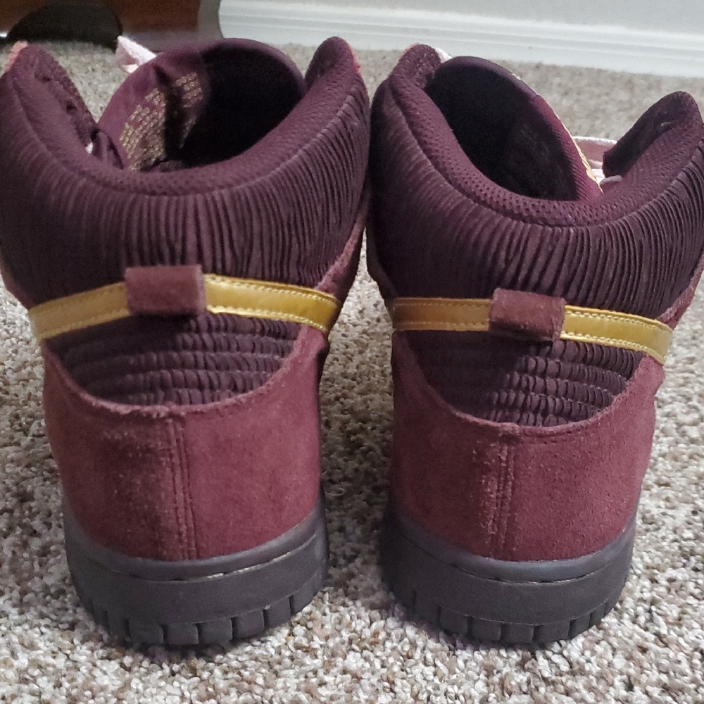 Nike SB Dunk High “Mama Bear” | Size 5.5Y (Women’s 7) - Picture 2 of 9